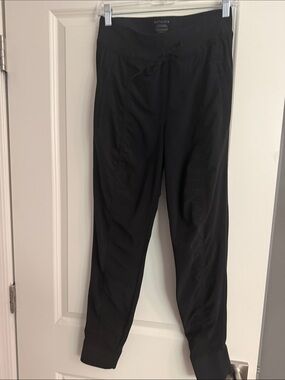 Athleta Black Tapered “Altitude Pant”Performance Joggers